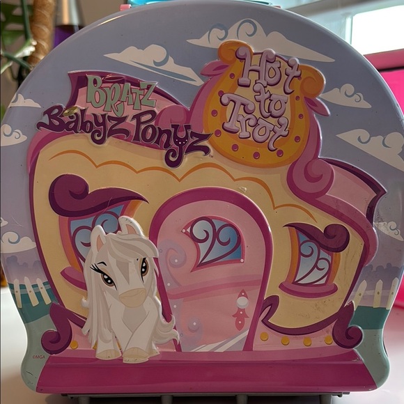 Vintage Bratz Baybz Ponyz lot Hot to Trot carry case Bonita Brown 2 shoe sets - Picture 3 of 3